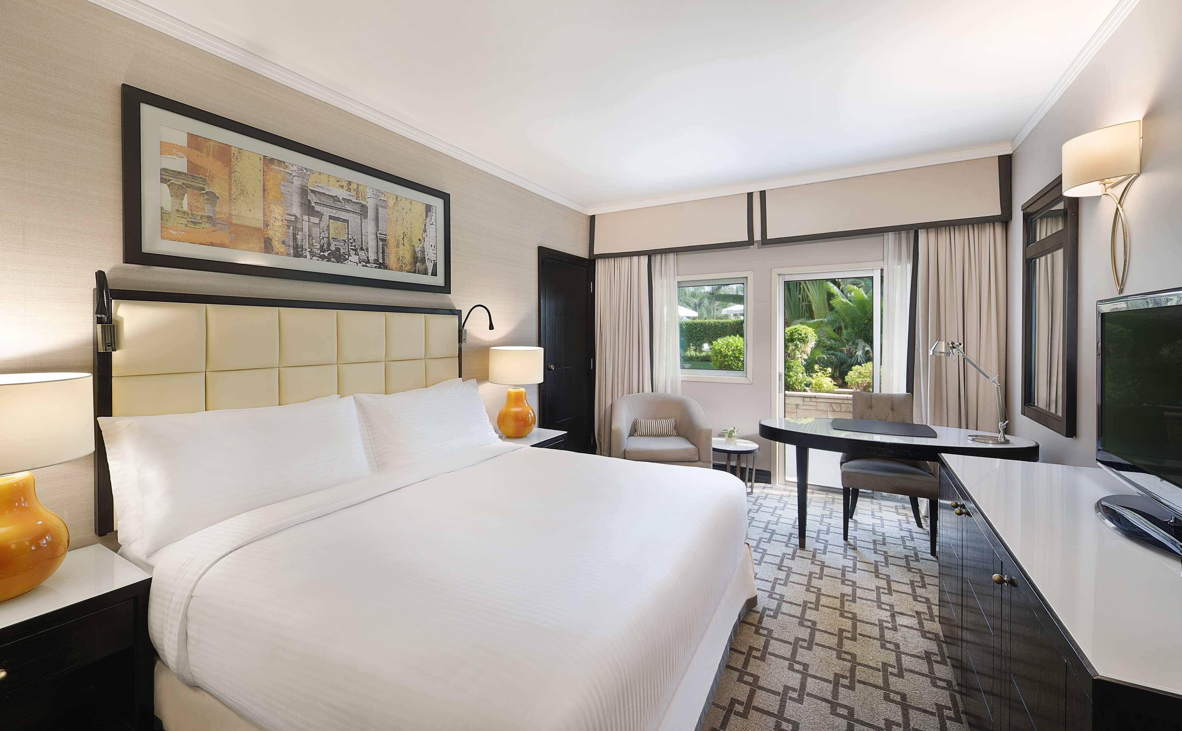 Hilton Cairo Heliopolis Hotel Eksteriør bilde A guest room at the Conrad Punta del Este