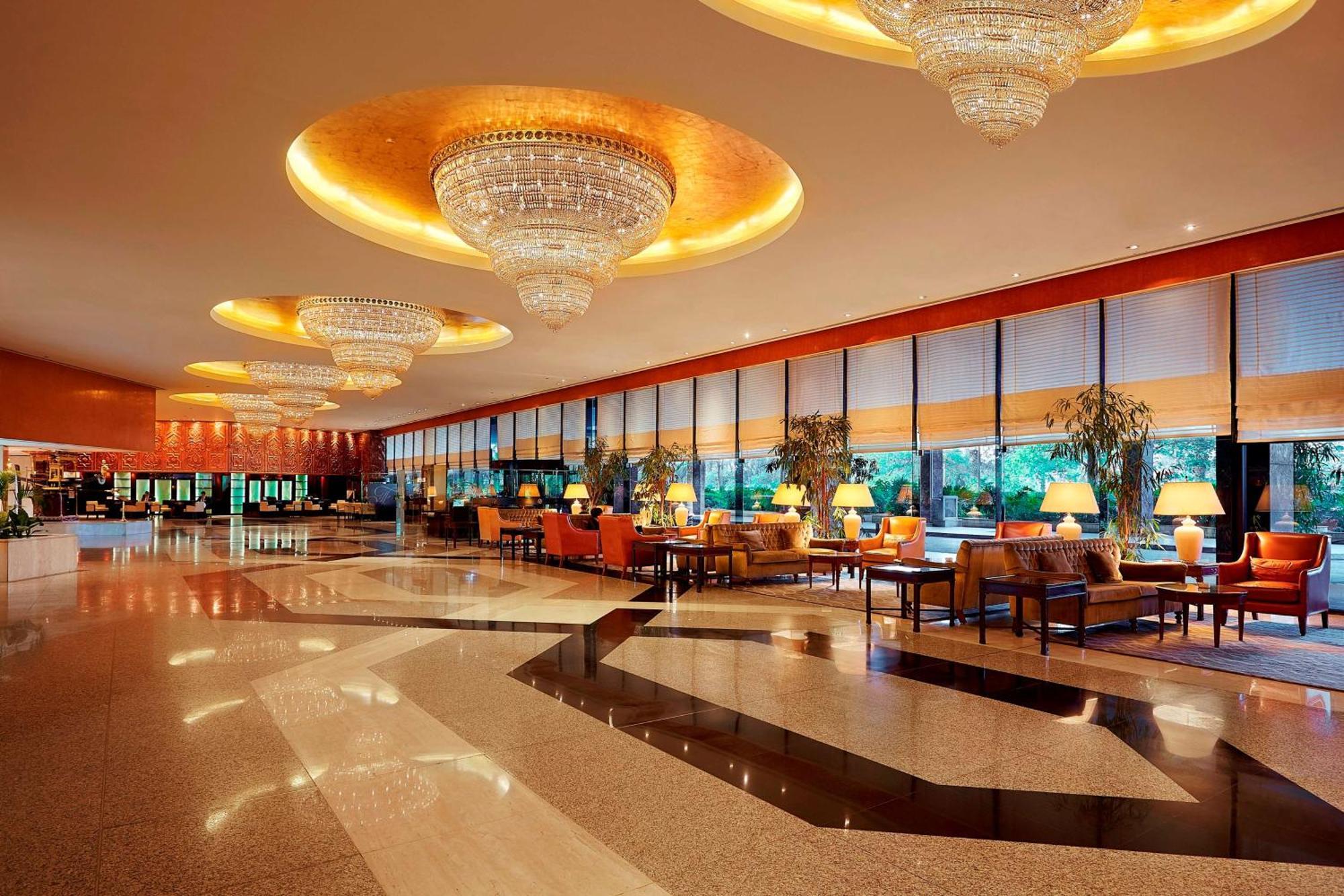 Hilton Cairo Heliopolis Hotel Eksteriør bilde The lobby of the hotel