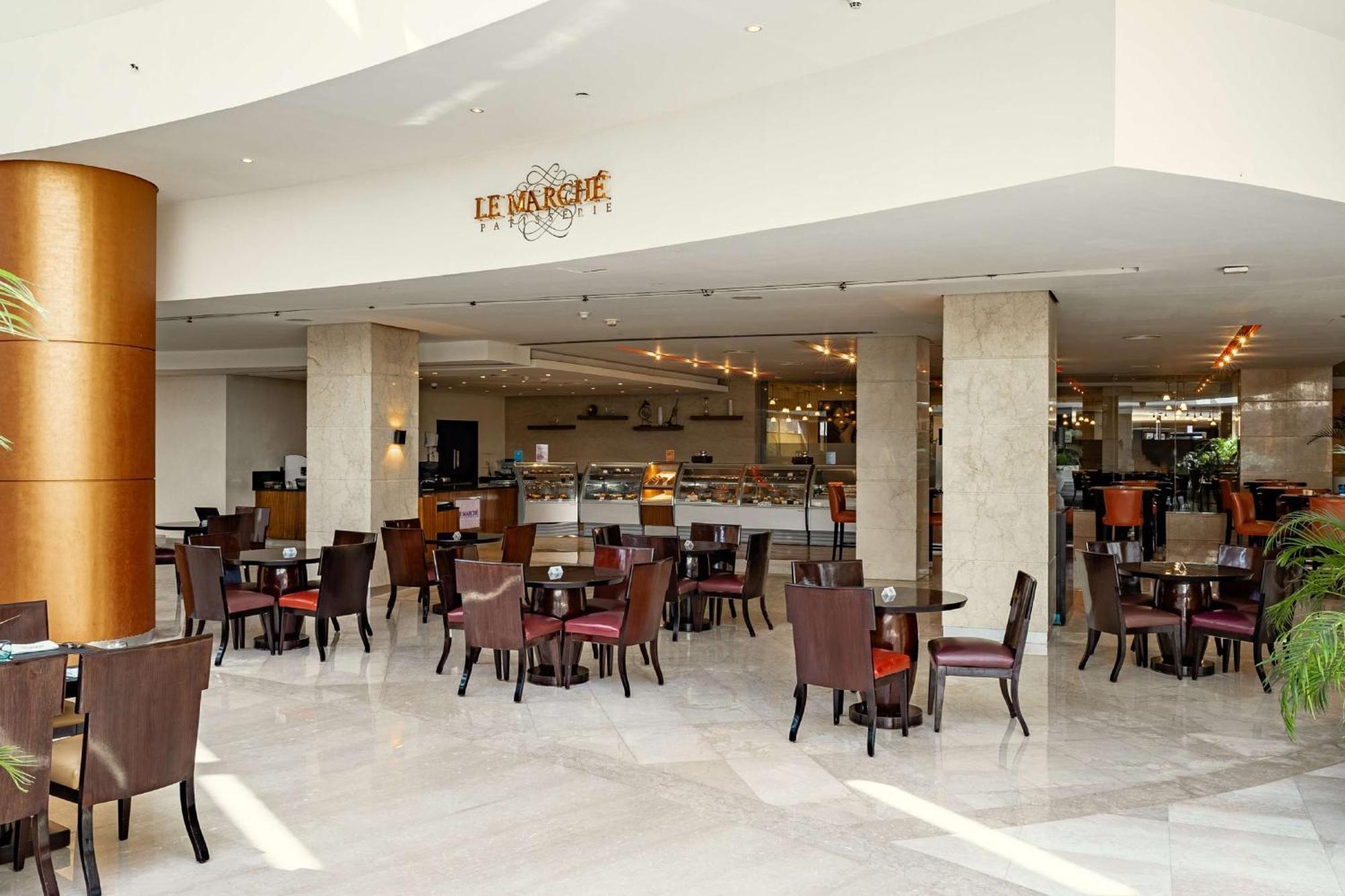 Hilton Cairo Heliopolis Hotel Eksteriør bilde Le Ranelagh